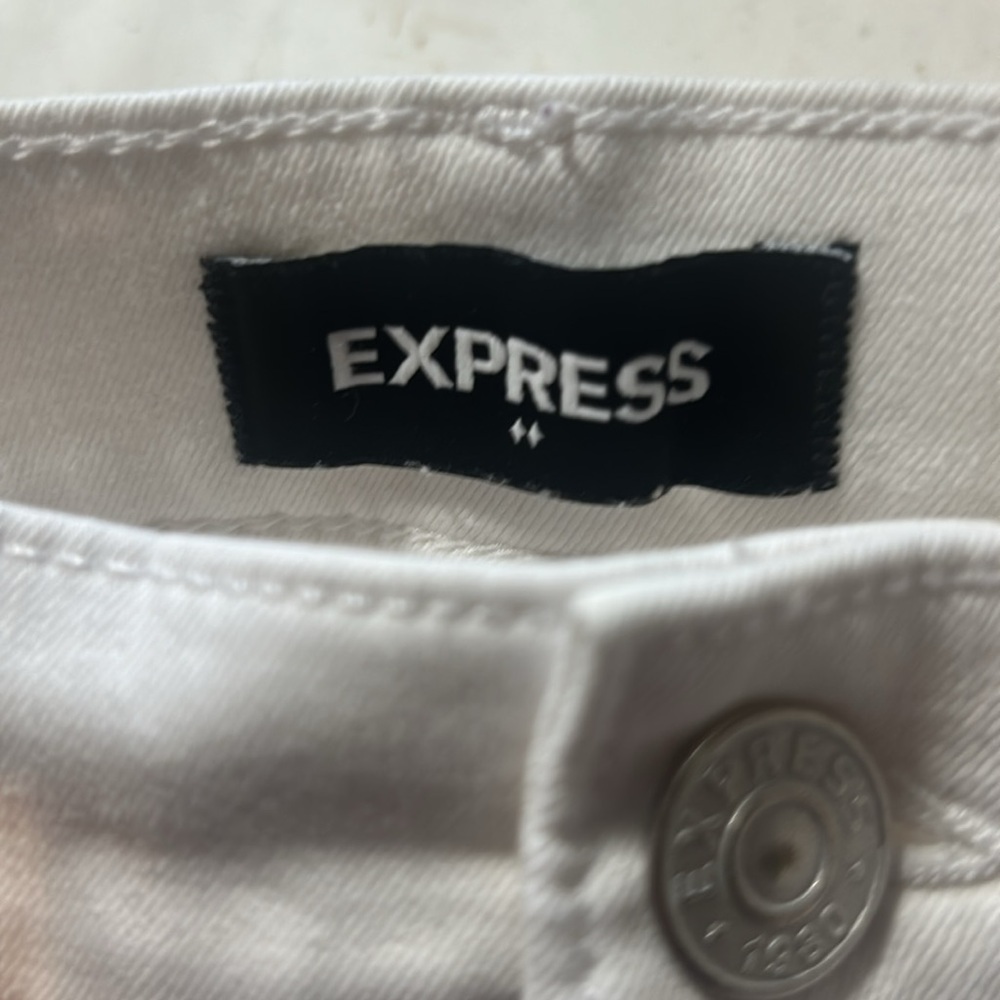 Express Shortie Super High Rise White Shorts Size 12 - Picture 3 of 4